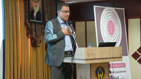 همایش آگاه بخشی ازدواج و مهارت ویژه مددجویان کمیته امداد کرمانشاه برگزار شد