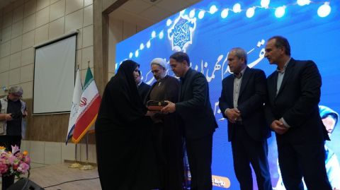 تجلیل از پرستاران حامی ایتام در استان کرمانشاه به مناسبت روز پرستار و میلاد حضرت زینب (س)