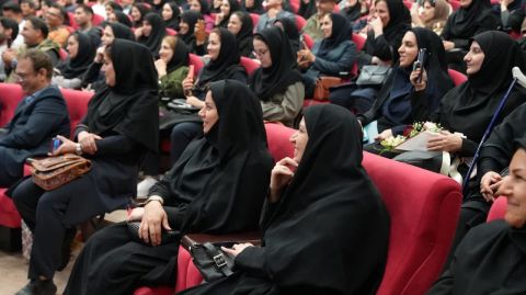 تجلیل از پرستاران حامی ایتام در استان کرمانشاه به مناسبت روز پرستار و میلاد حضرت زینب (س)