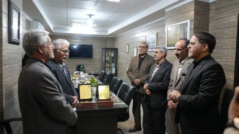 با حضور مدیر اکرام کشور از خیرین اکرام برتر کرمانشاهی تقدیر شد.